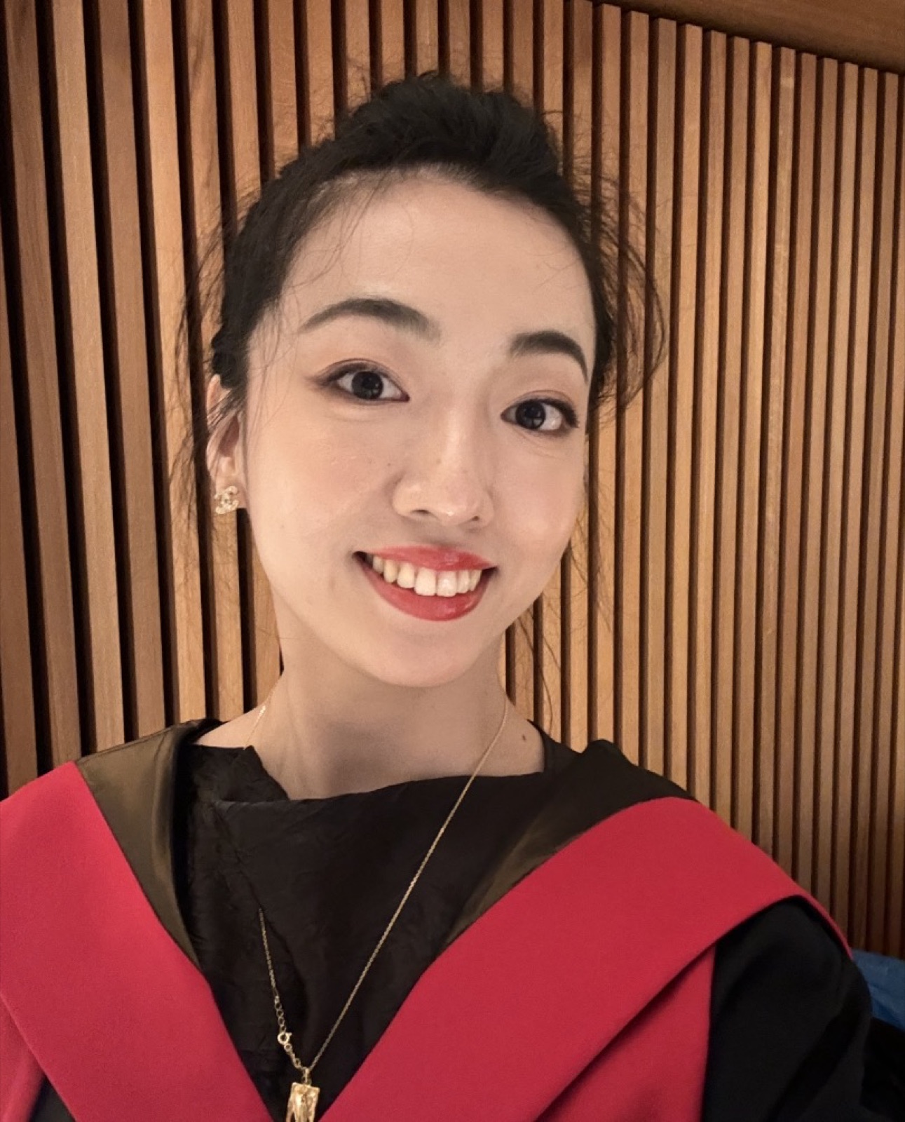 Retrato de Linda, Especialista académico en Avandy Education