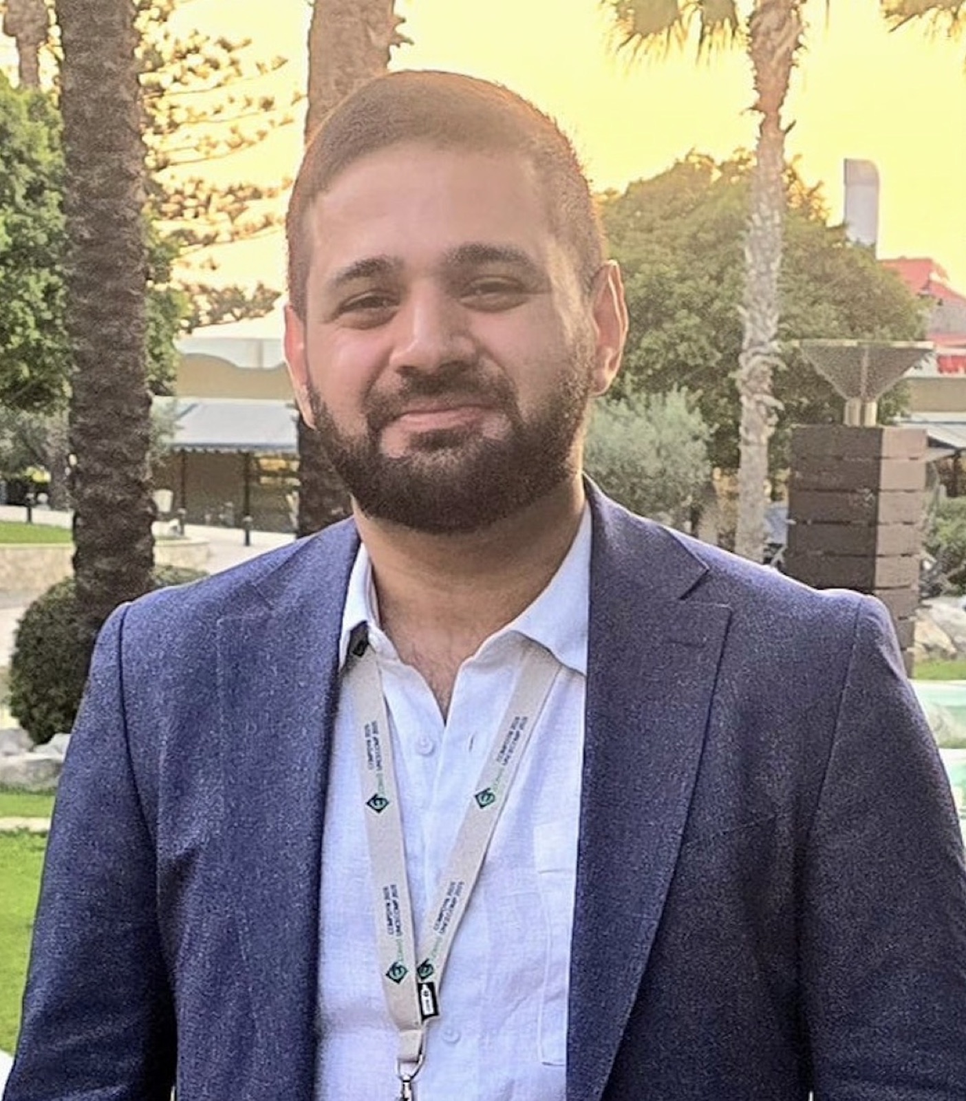 Retrato de Shahin, Especialista académico en Avandy Education